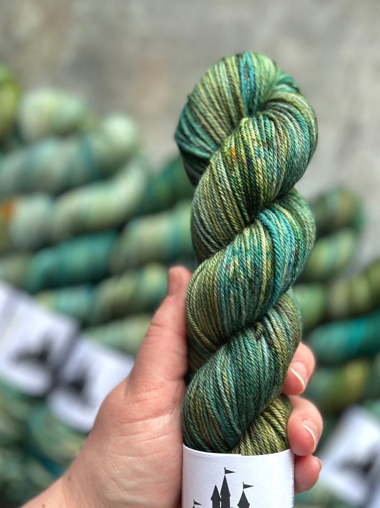 Riding The Current - DK (75/25) 100g