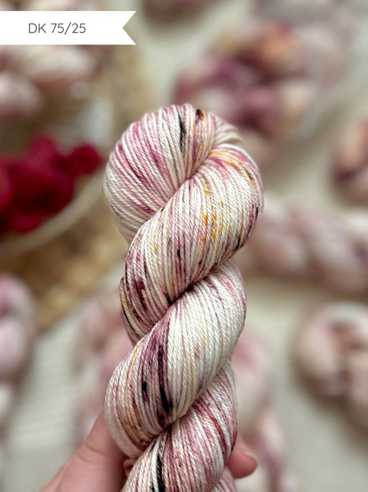 Raspberry Ripple - DK 75/25 100g