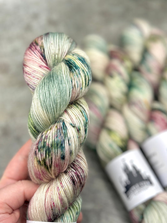 Frosted Snowberry - Merino Mohair Singles 100g skein
