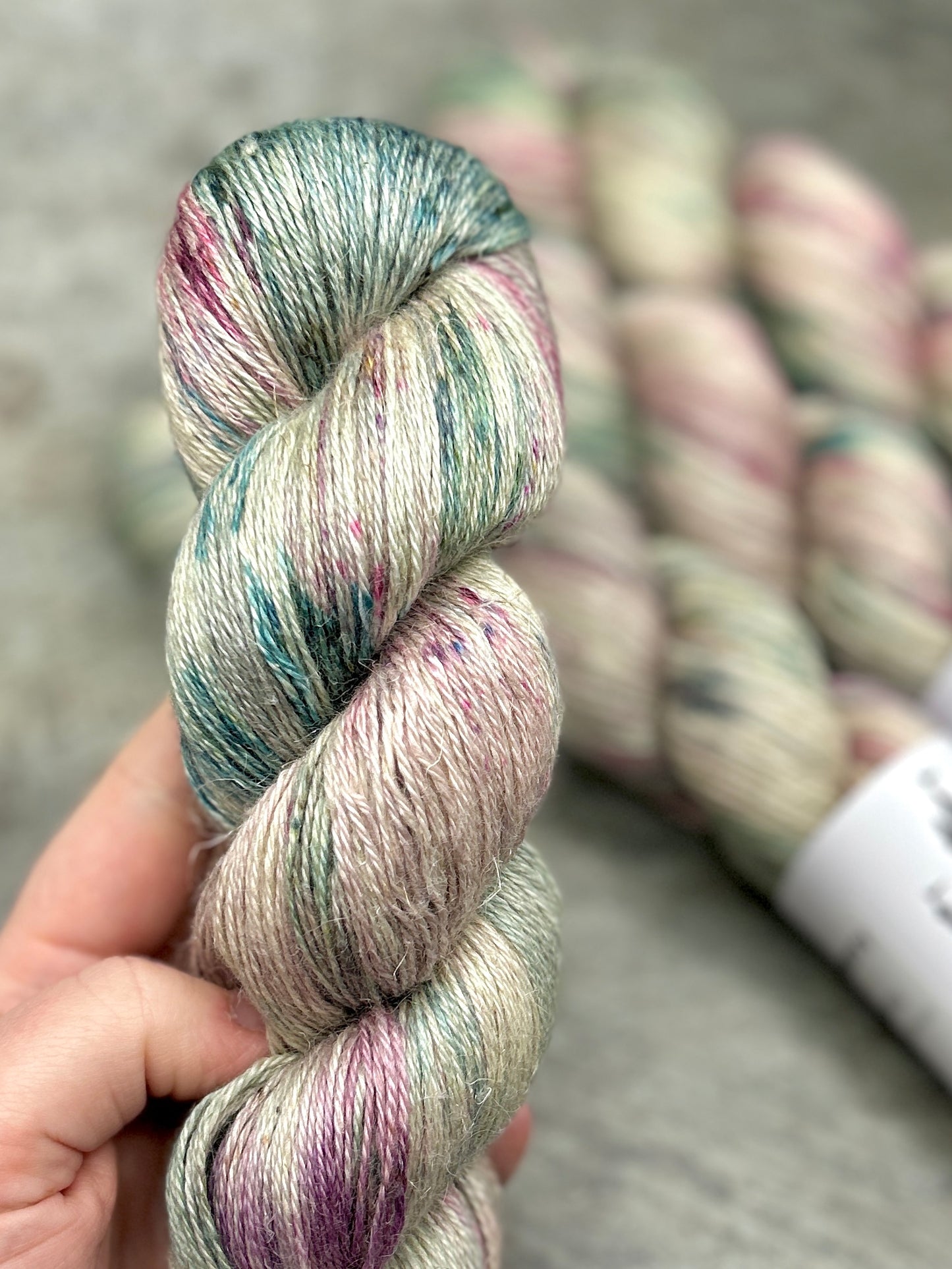 Frosted Snowberry - Linen Alpaca Fingering 100g skein