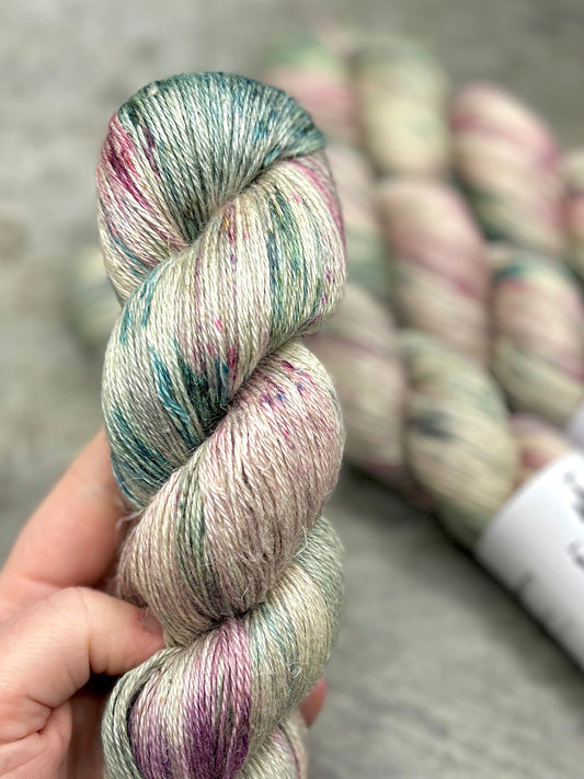 Frosted Snowberry - Linen Alpaca Fingering 100g skein