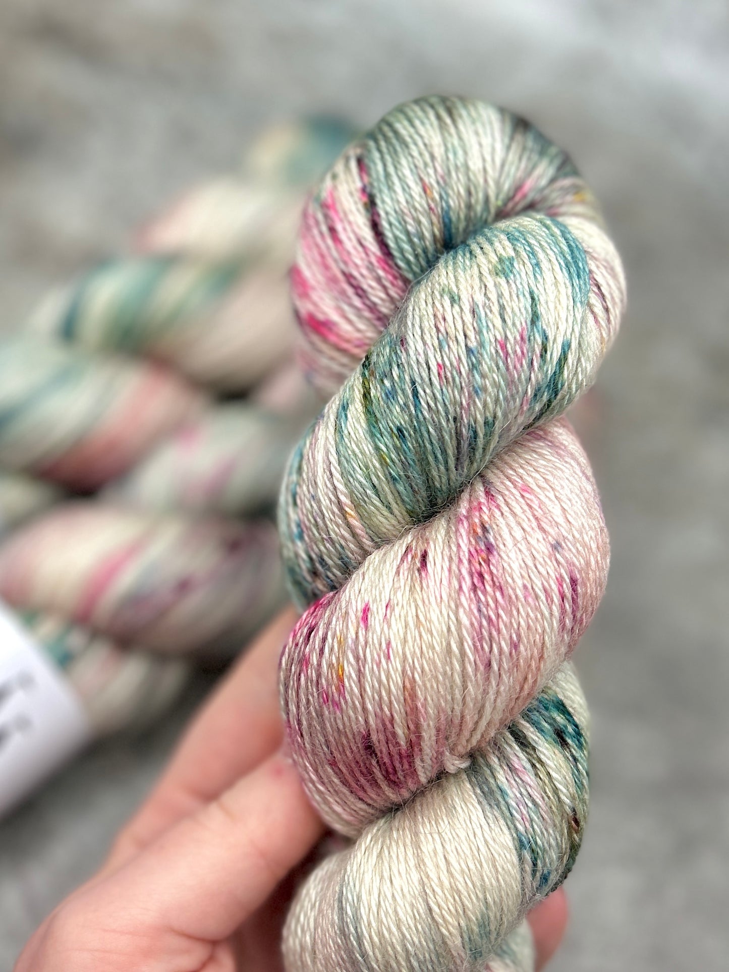 Frosted Snowberry - Alpaca Silk Cashmere 4ply 100g skein